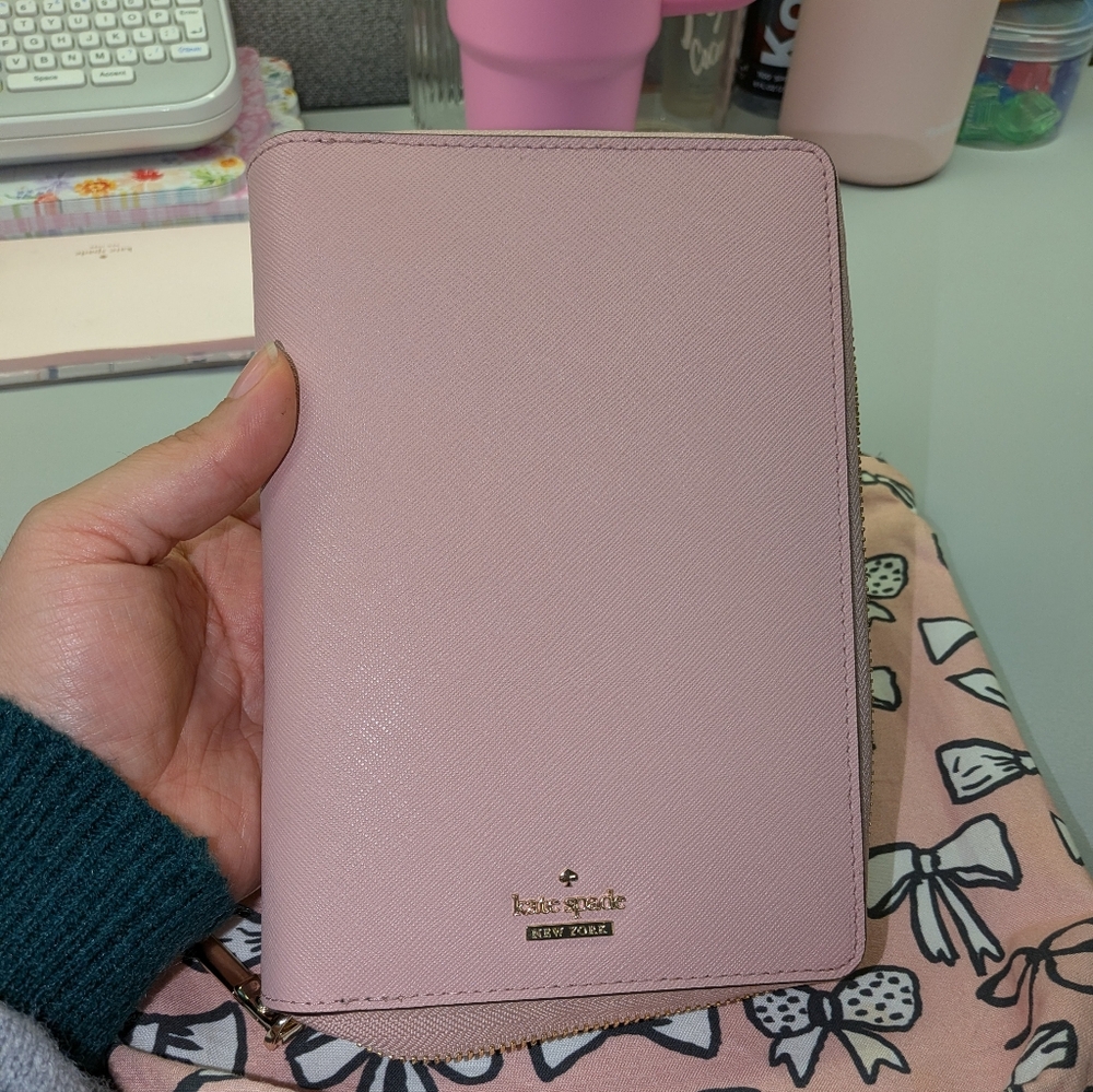 Kate Spade Pale Pink Zip-Around Planner with Gold Logo - Picture 2 of 10